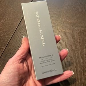 💎NWT💎 Rodan and Fields Radiant Defense in Cream